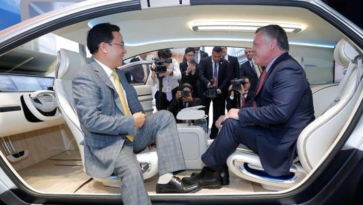 中国首富李河君的经历,中国又一首富跑了身家290亿