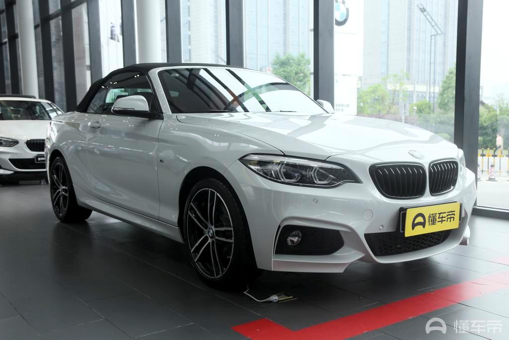 两万左右的四座敞篷车,最新款的双门四座敞篷车