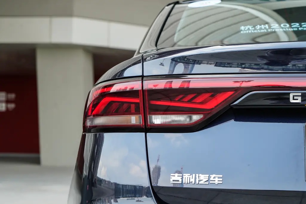 吉利帝豪第四代2023款与缤瑞,吉利星瑞豪华版全款落地价