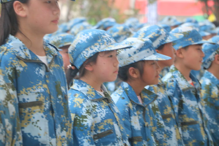 青春在磨砺中成长新高一军训,青春飞扬军训