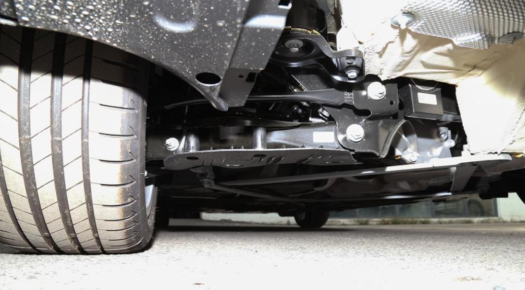 感官上的刺激：宝马4系，推背感十足，带你体验不一样的魅力