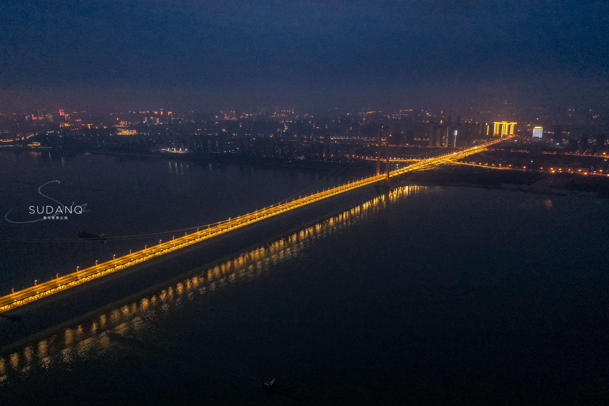 航拍全国第三的博览中心，面积相当于17个足球场，武汉人的骄傲