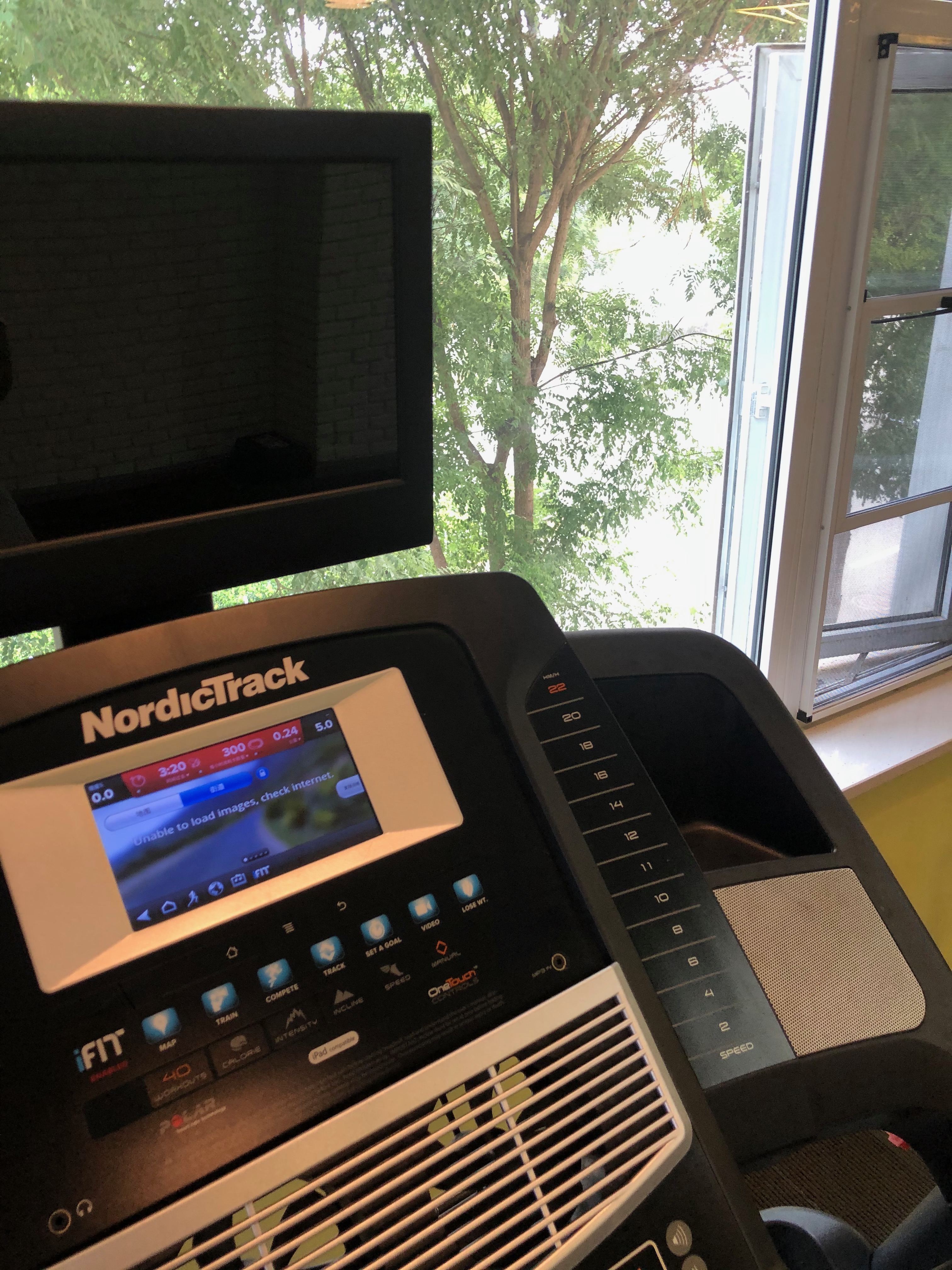 两家“宜必思.尚品”各有千秋，你的styles是什么？