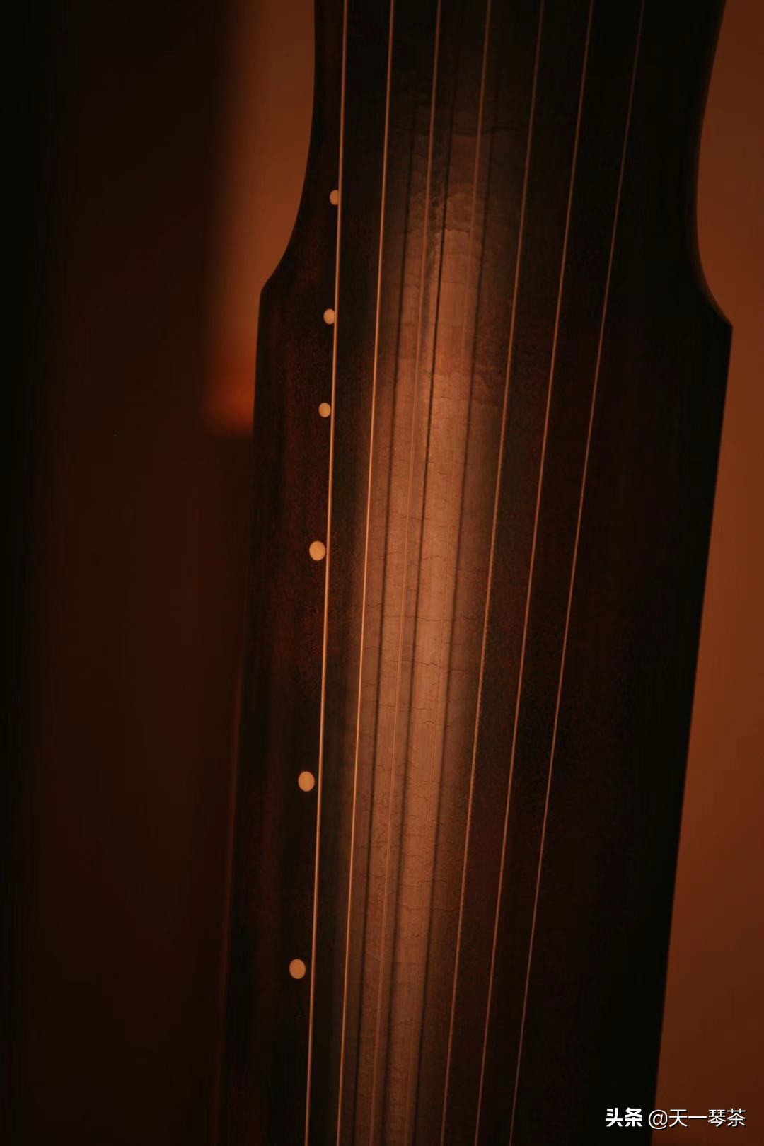 继疏影之后,本年度最后一张传世断纹琴