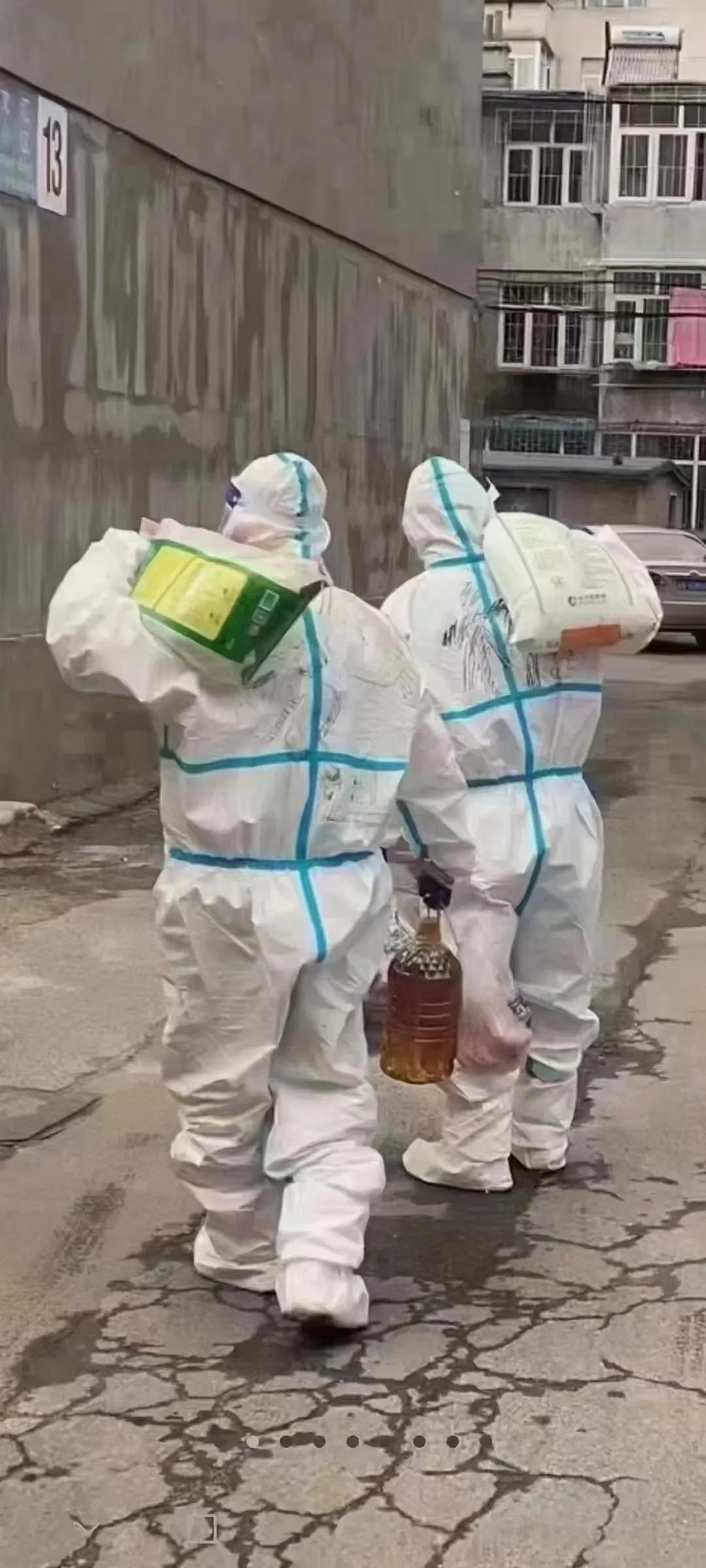 疫情中的你我他海报,疫情中的你我他演讲稿