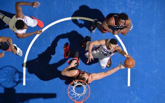 西蒙斯和恩比德谁在76人地位高,恩比德失去西蒙斯让我神清气爽