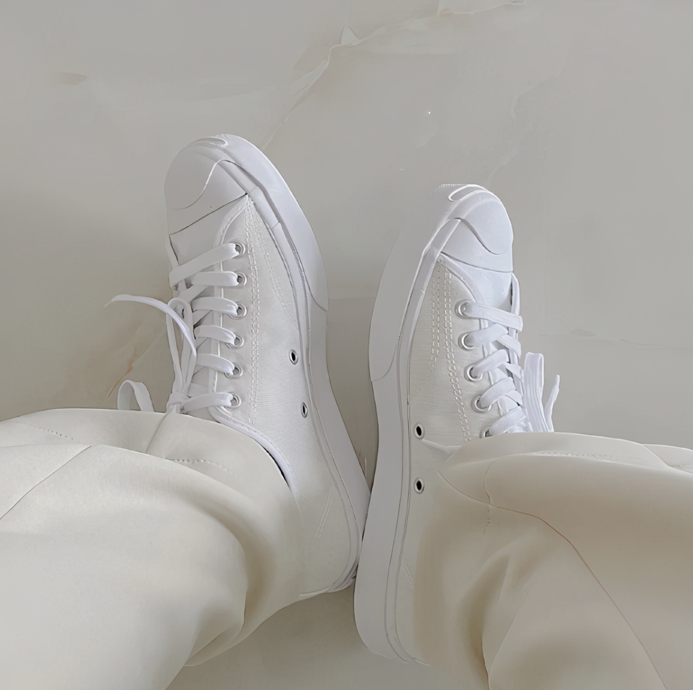 小白鞋来一双穿起来时尚又潮流,初春鞋子气质