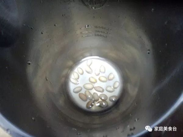 花生打豆浆生的好还是熟的好,花生跟什么打豆浆好吃