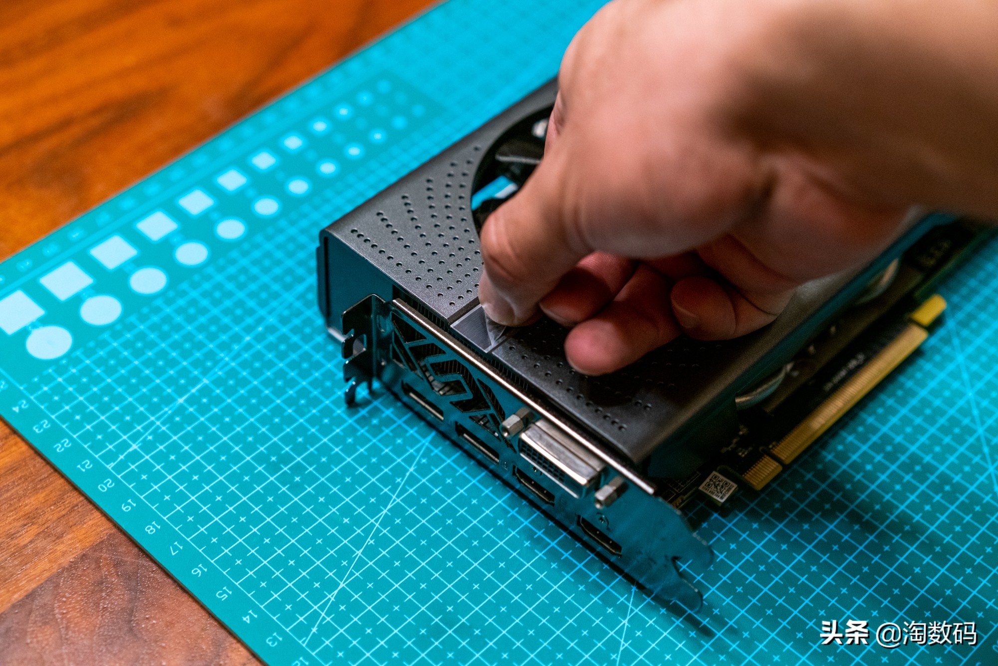 矿圈挚爱：蓝宝石RX5808GB超白金OC限量版，清理翻新测试晒个单