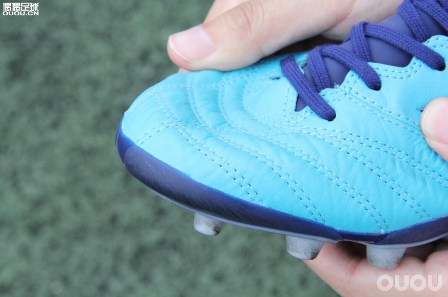 美津浓中端ag足球鞋,美津浓neo足球鞋不同配色有差异吗