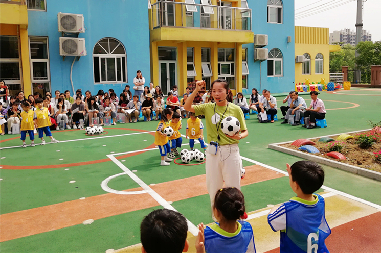 幼儿园足球游戏化的思路和框架,重游戏和轻游戏
