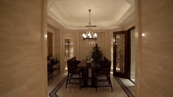 几百万元别墅吊灯,10万一次的吊灯保洁费