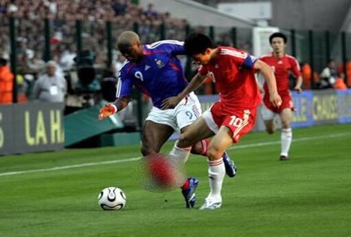 盘点那些看着都痛的合集,看着都疼足坛中的暴力犯规