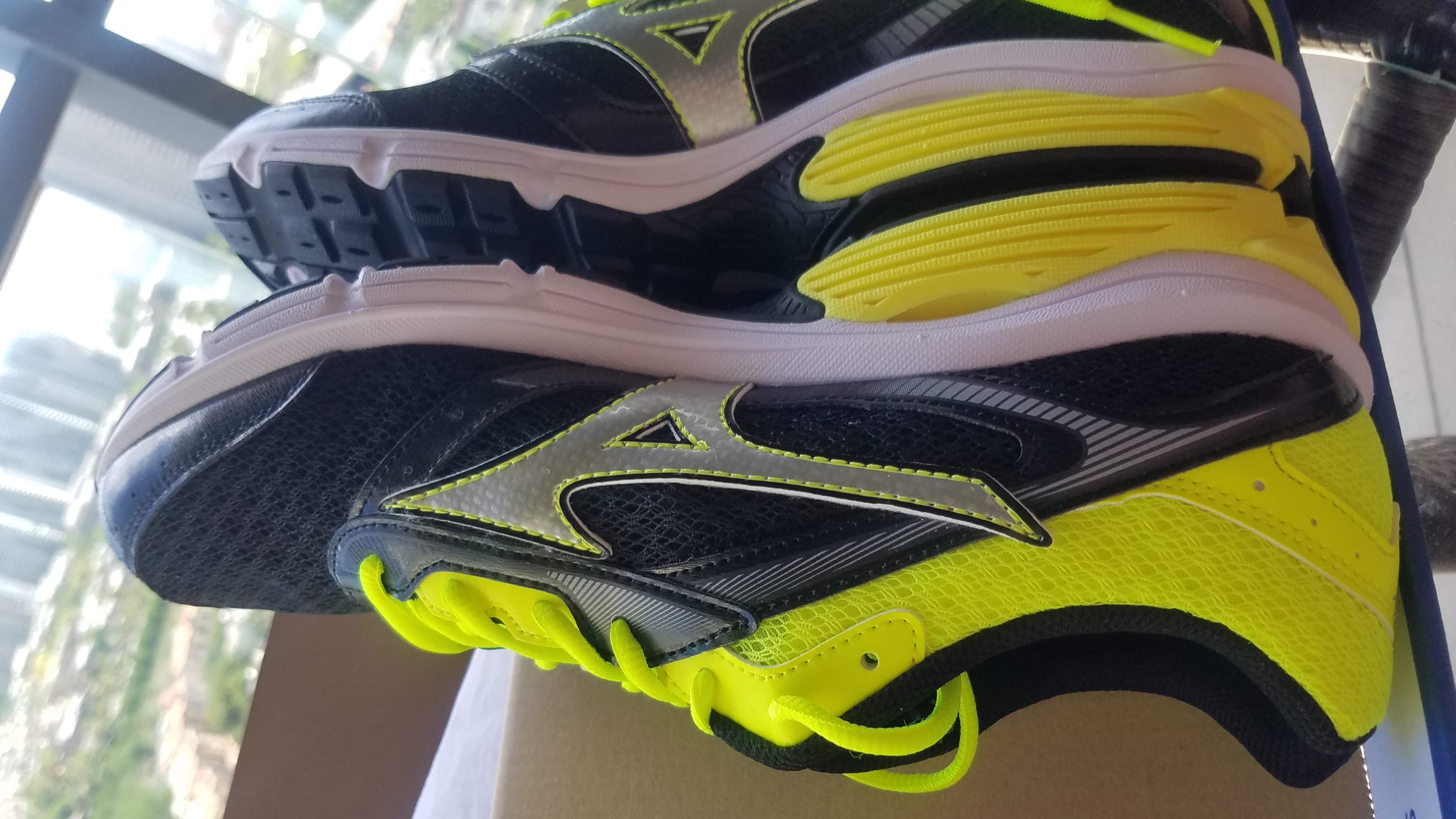 美津浓跑步鞋好不好,美津浓最透气的跑步鞋