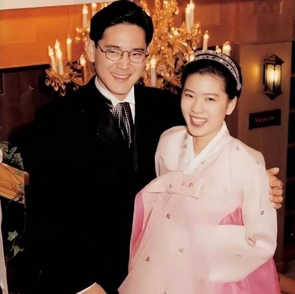 三星“太子妃”韩国顶级名媛，是怎么踹韩版王思聪的？婚离得值