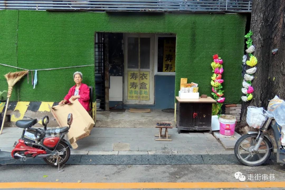 疫情期间还有人摆地摊吗,疫情期间摆摊生活的人