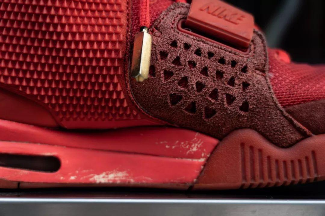 抖音万能修复神器，泡面真的能补鞋吗？专业球鞋修复师这么说