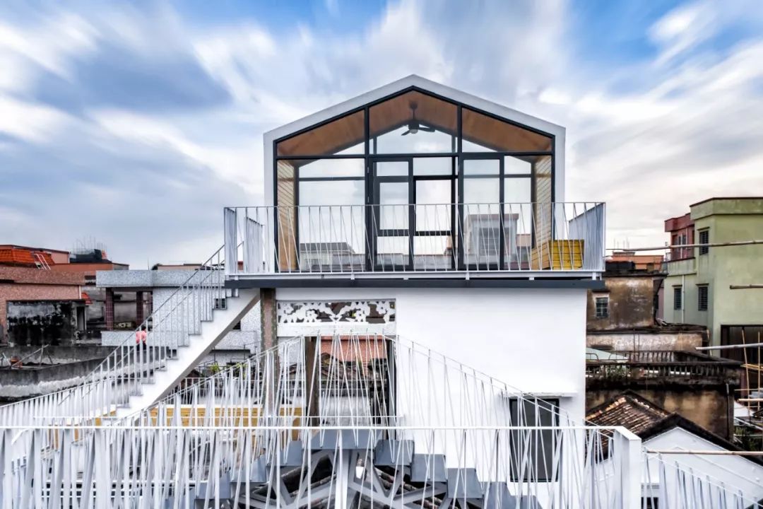 居民楼旧房改造成民宿风格,爆改旧楼成民宿