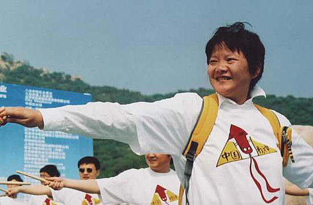 洪晃搞艺术的人,洪晃谈自己的利己主义