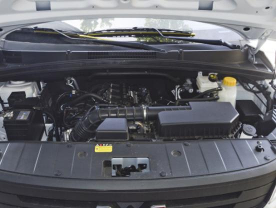 五菱新宏光plus,五菱宏光plus1.5t顶配发动机