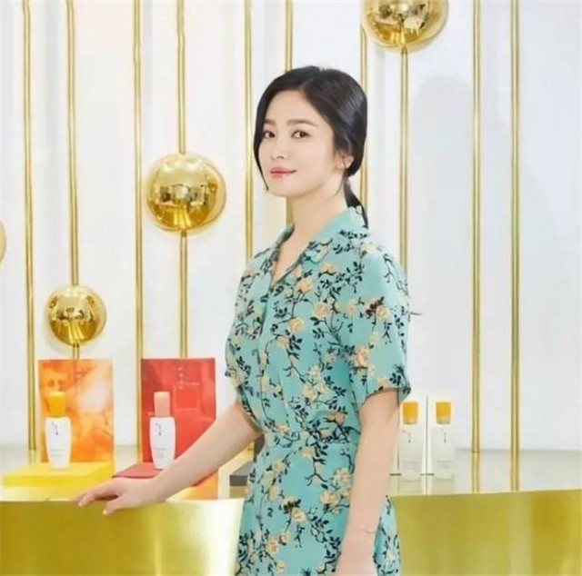 38岁宋慧乔晒照秀细腿,宋慧乔穿搭日常35岁