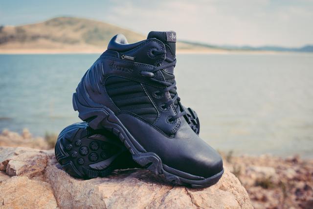 户外达人日常通勤穿的战术靴——体验BATESGX-4（E2266）战术靴