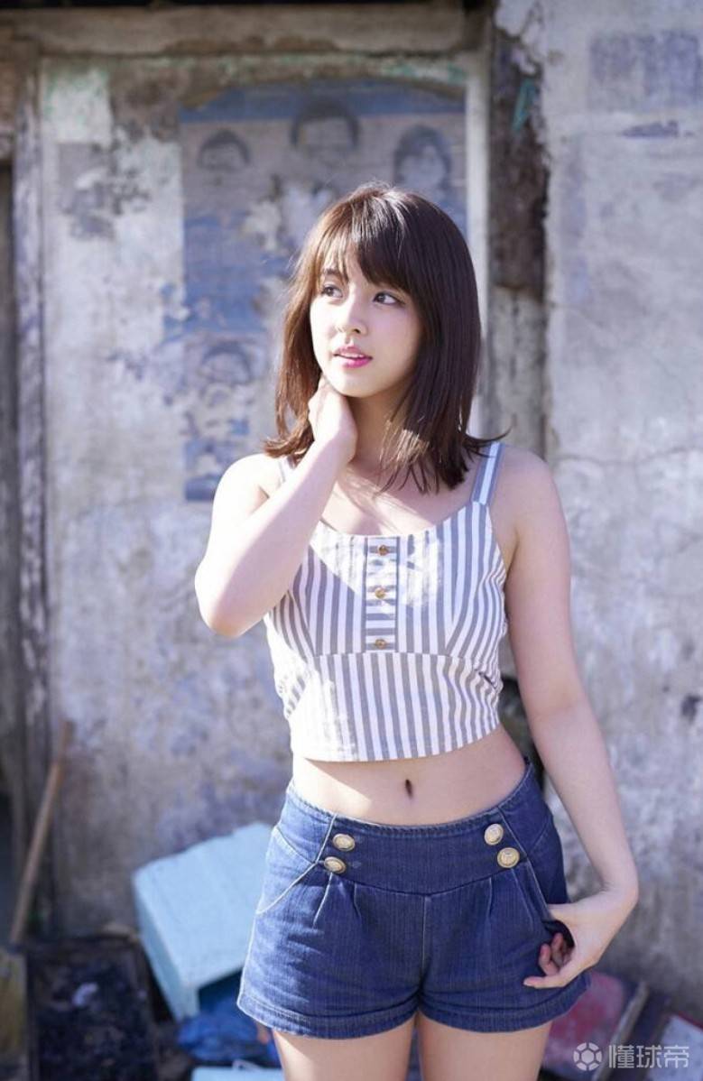 童颜清纯!利物浦新星爱情丰收!日本女友可爱惹人怜