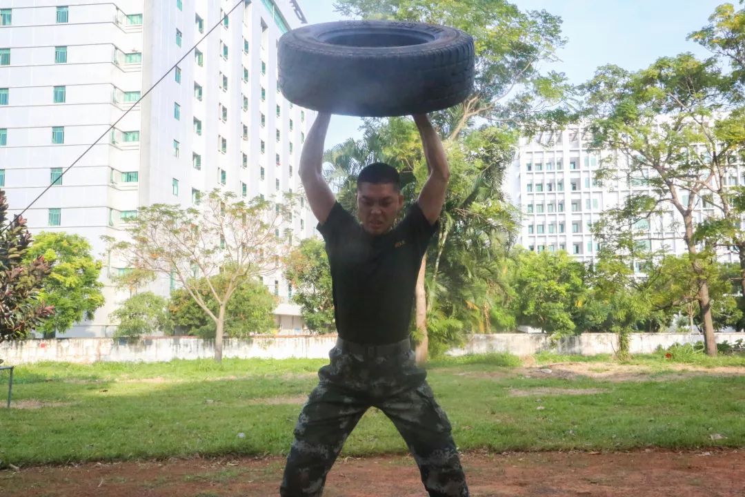 蜕变的过程很累很疼下一句,蜕变中的艰辛
