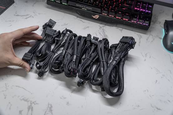 rogstrix雷鹰850g测评,rogstrix雷鹰550w