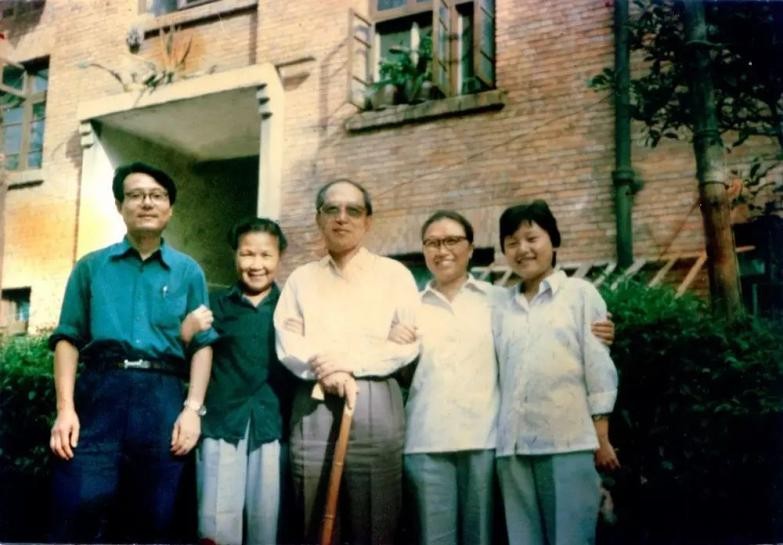 赵丹与叶露茜的儿女现在都在哪里,赵丹与叶露茜的坎坷人生视频