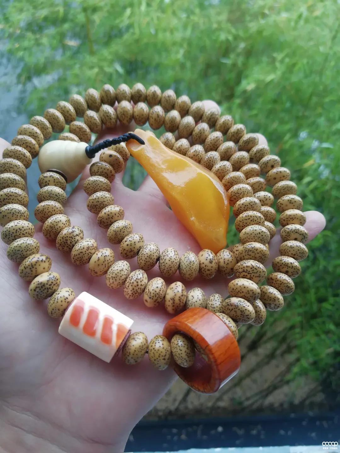 他试了一瓶“印度神油”,盘串6年,包浆妙啊