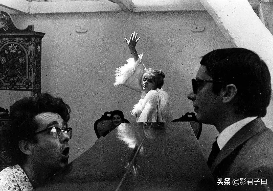 运动的克莱奥—以卡西尔·朗格符号学简析《五点到七点的克莱奥》