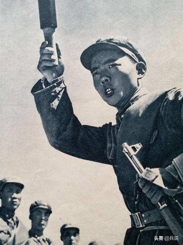 用燃烧瓶烧坦克,军用燃烧瓶炸坦克视频