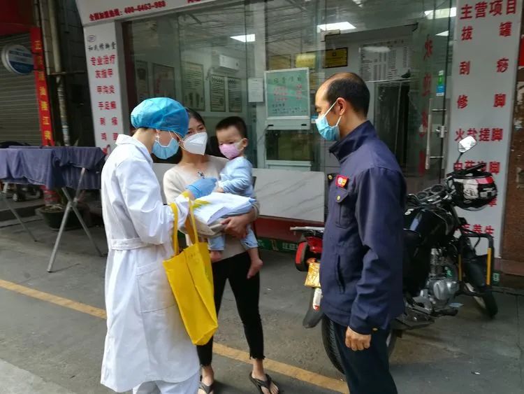 番禺｜“硬核”好家风！大龙街网格员杨伟峰三口之家齐战“疫”