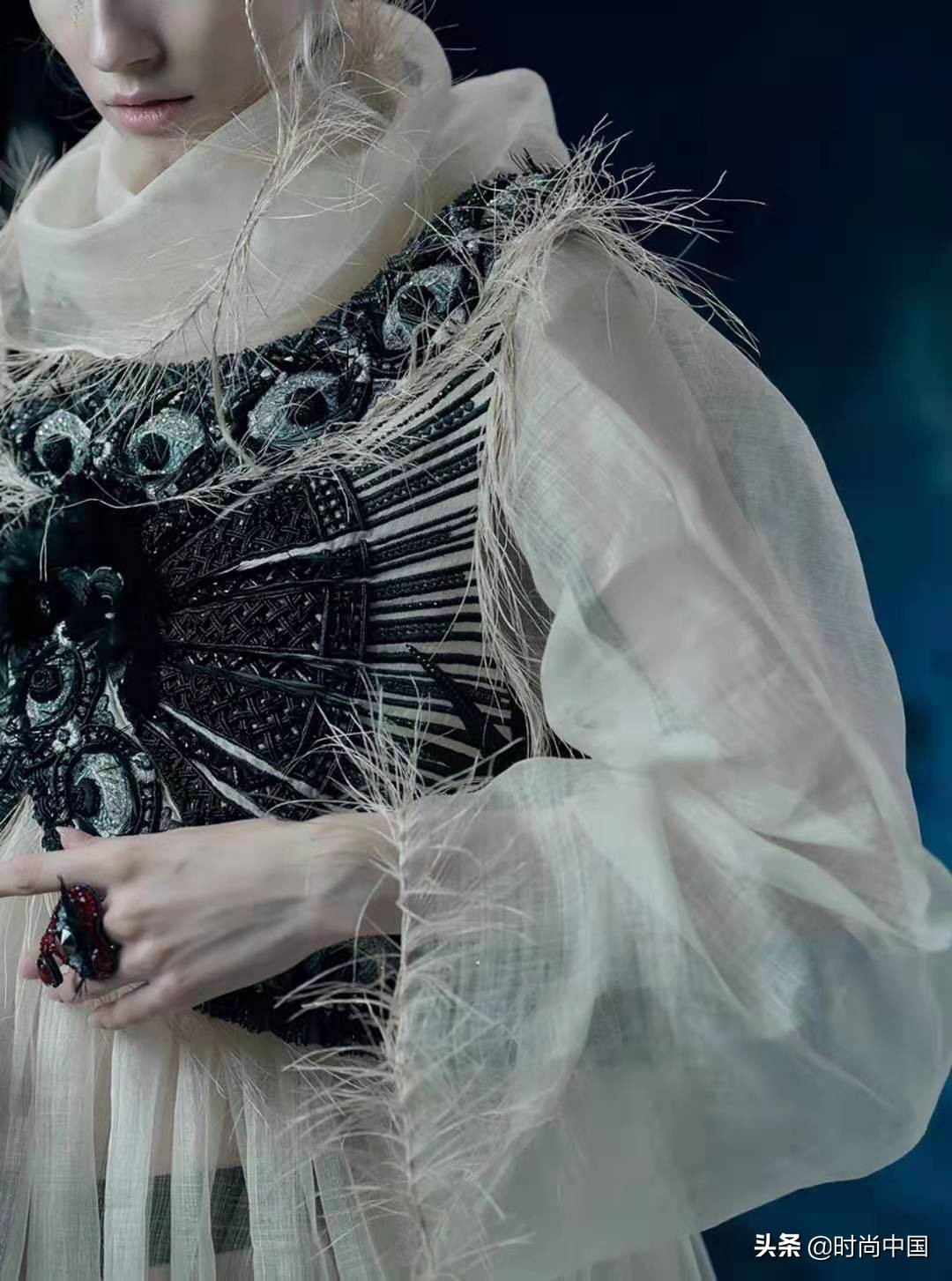 蕾哈娜现身超级碗瞬间,蕾哈娜爆单