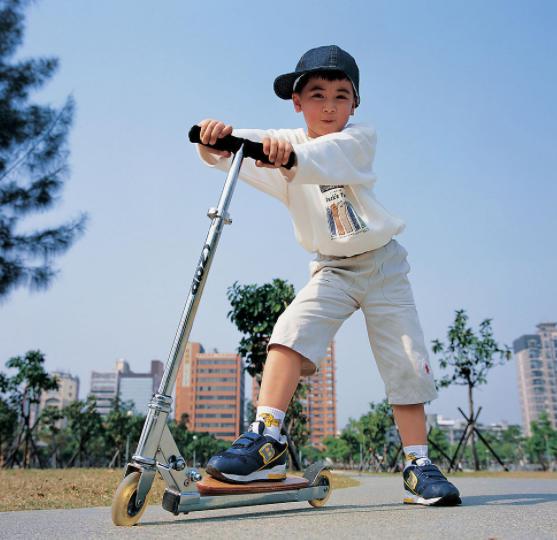 人来疯型孩子怎么引导,孩子人来疯的行为怎么纠正