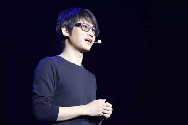 追着梦还把钱赚了！韩寒以前在争议中成名，如今在平静中发大财