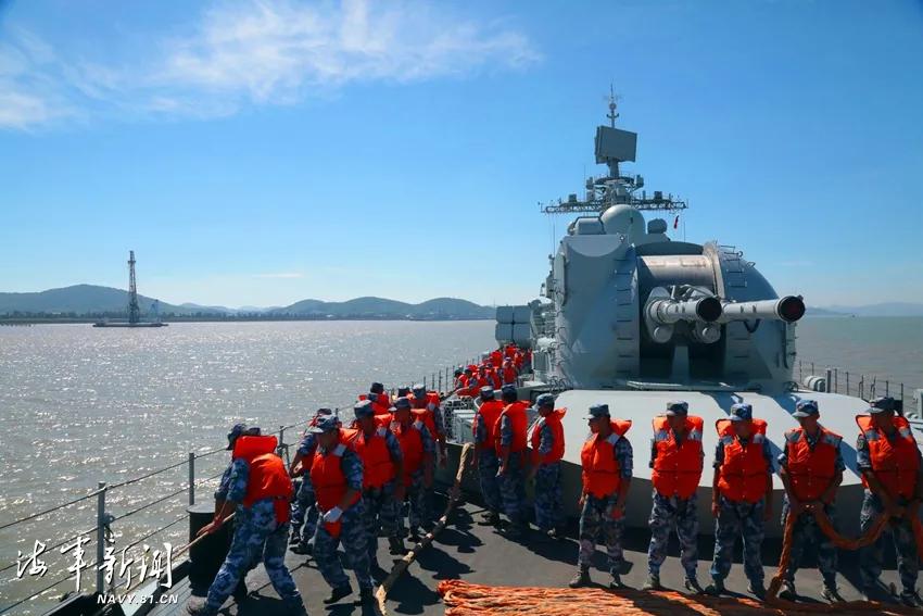 美舰过台海细节,官方谈美舰通过台海