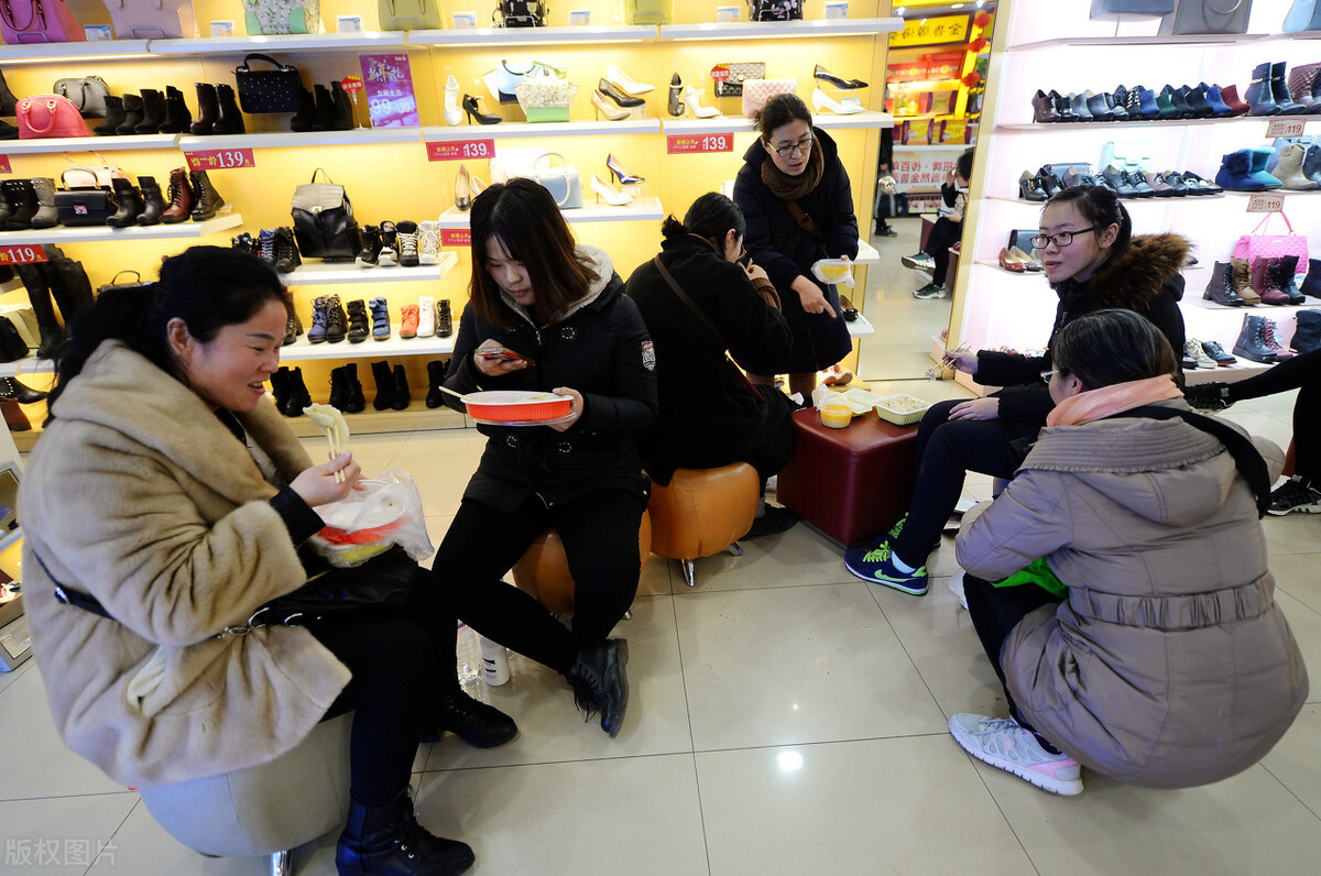 女性创业开鞋店怎么样,小女孩开鞋店一年赚50万