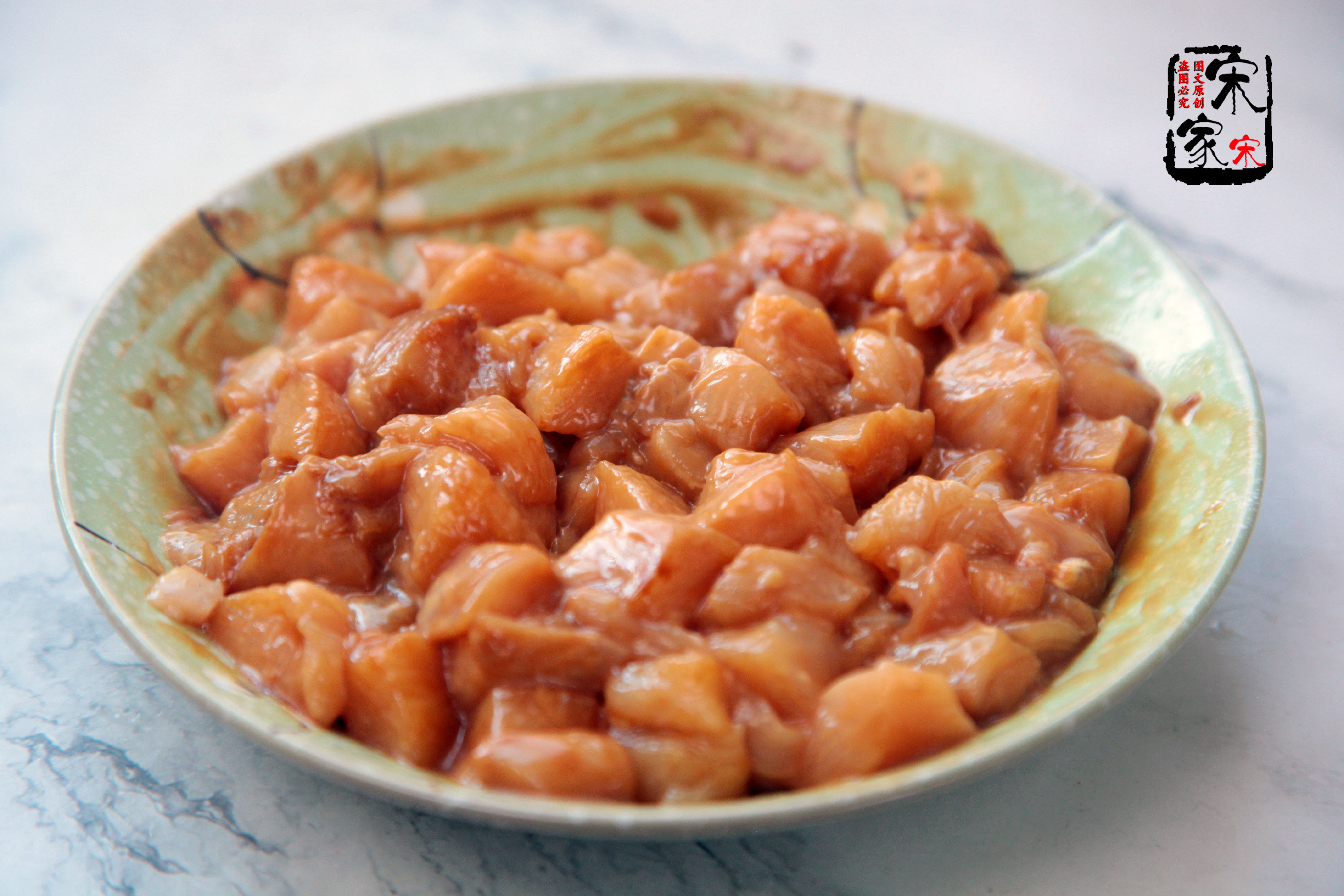 宫爆鸡丁怎么腌鸡肉丁比较嫩,川香鸡丁咋腌制鸡肉