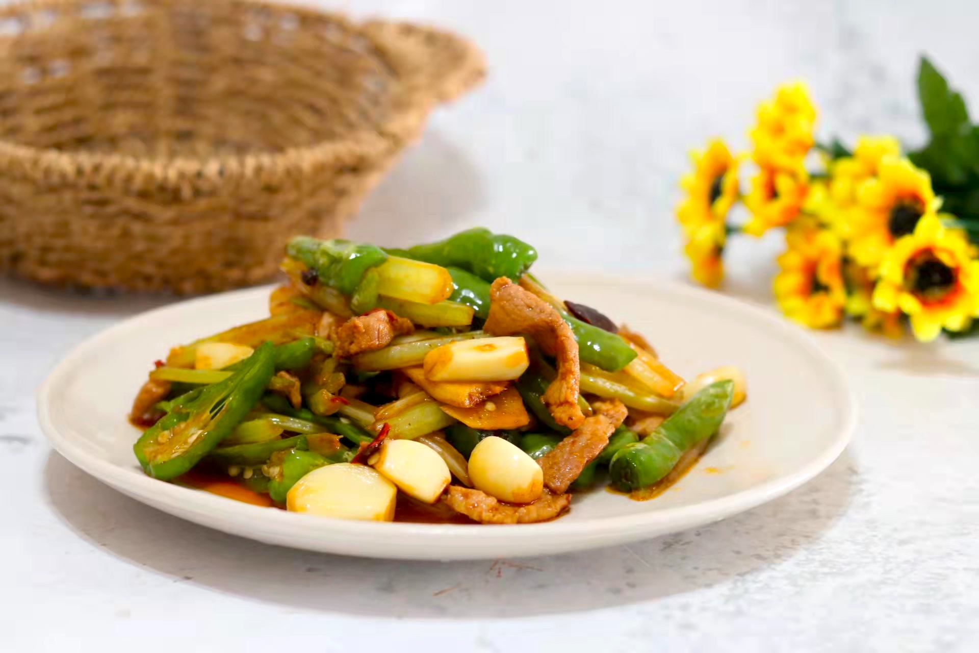 炒肉丝是用梅花肉还是里脊肉,辣椒炒梅花肉的正确方法