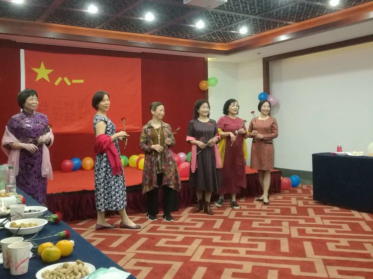 岁月不老我们不散全文,岁月不老我们不散什么意思