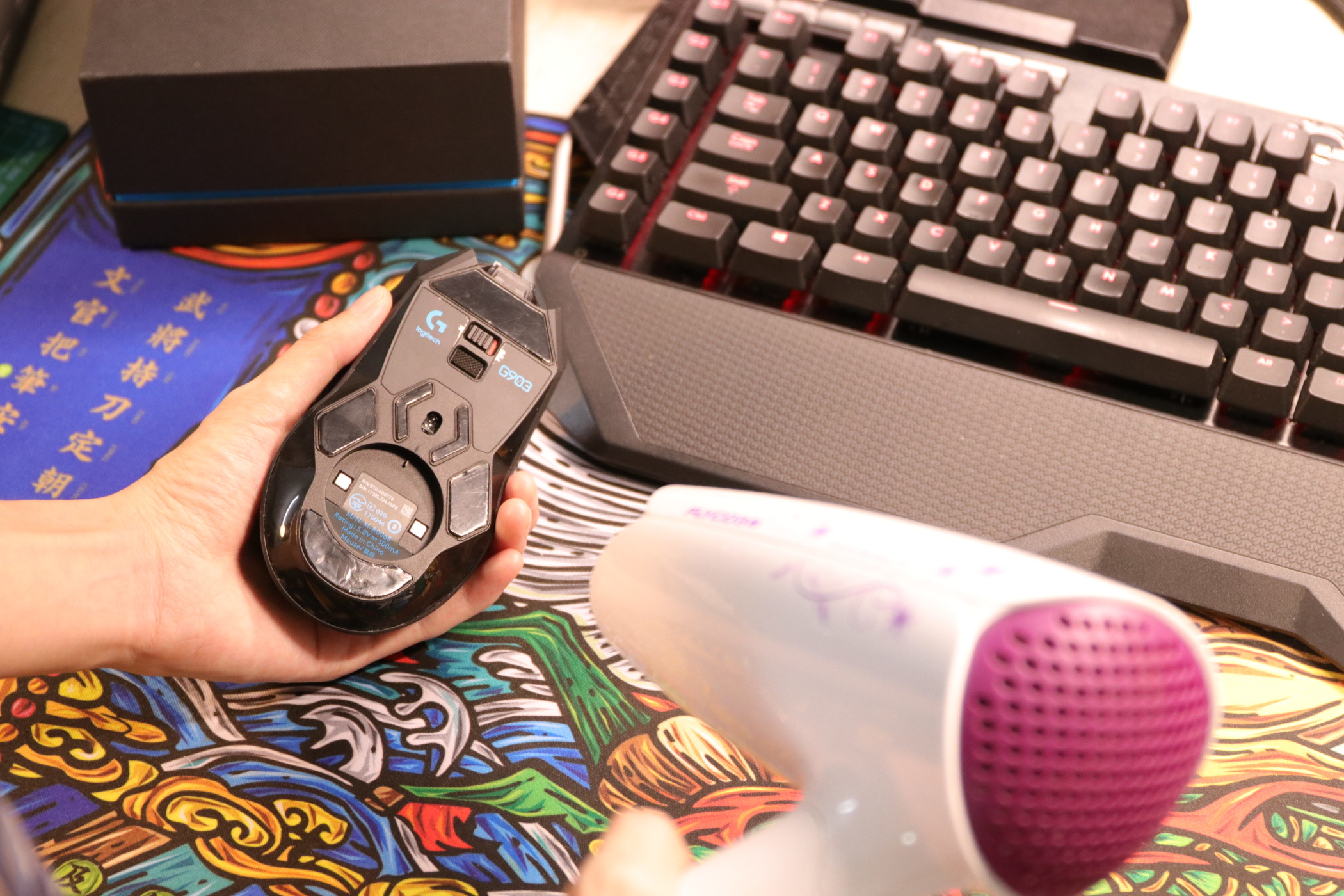 罗技无线游戏鼠标g304和g903,罗技g903鼠标拆卸教程