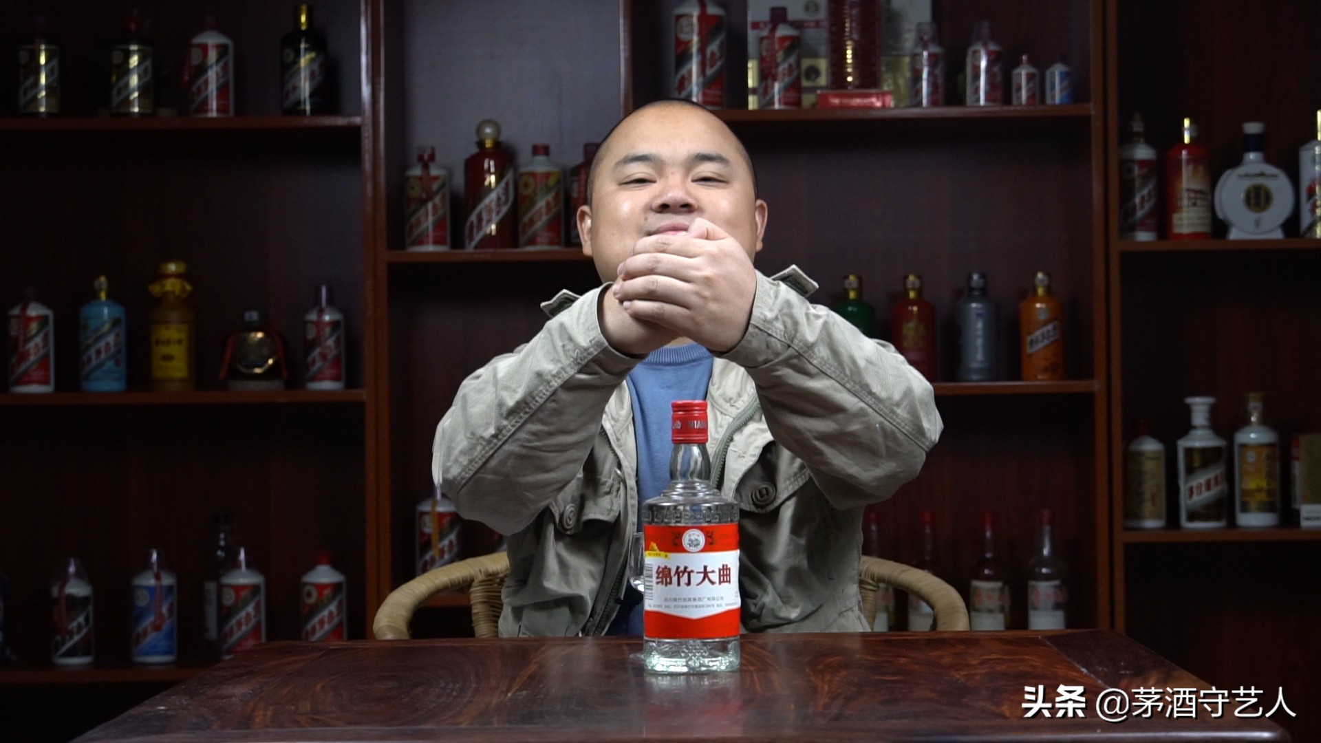 茅酒守艺人酒曲,圆瓶绵竹大曲是纯粮食酒吗