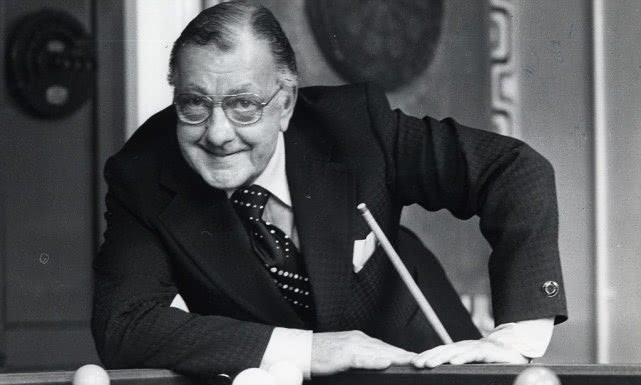 *诺斯**克的解说之道：以麦克风为*器武**的那群人