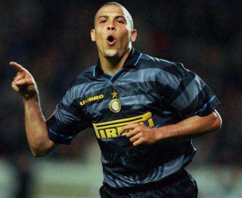 足球王国巴西圣保罗,内马尔巴西足球盘带