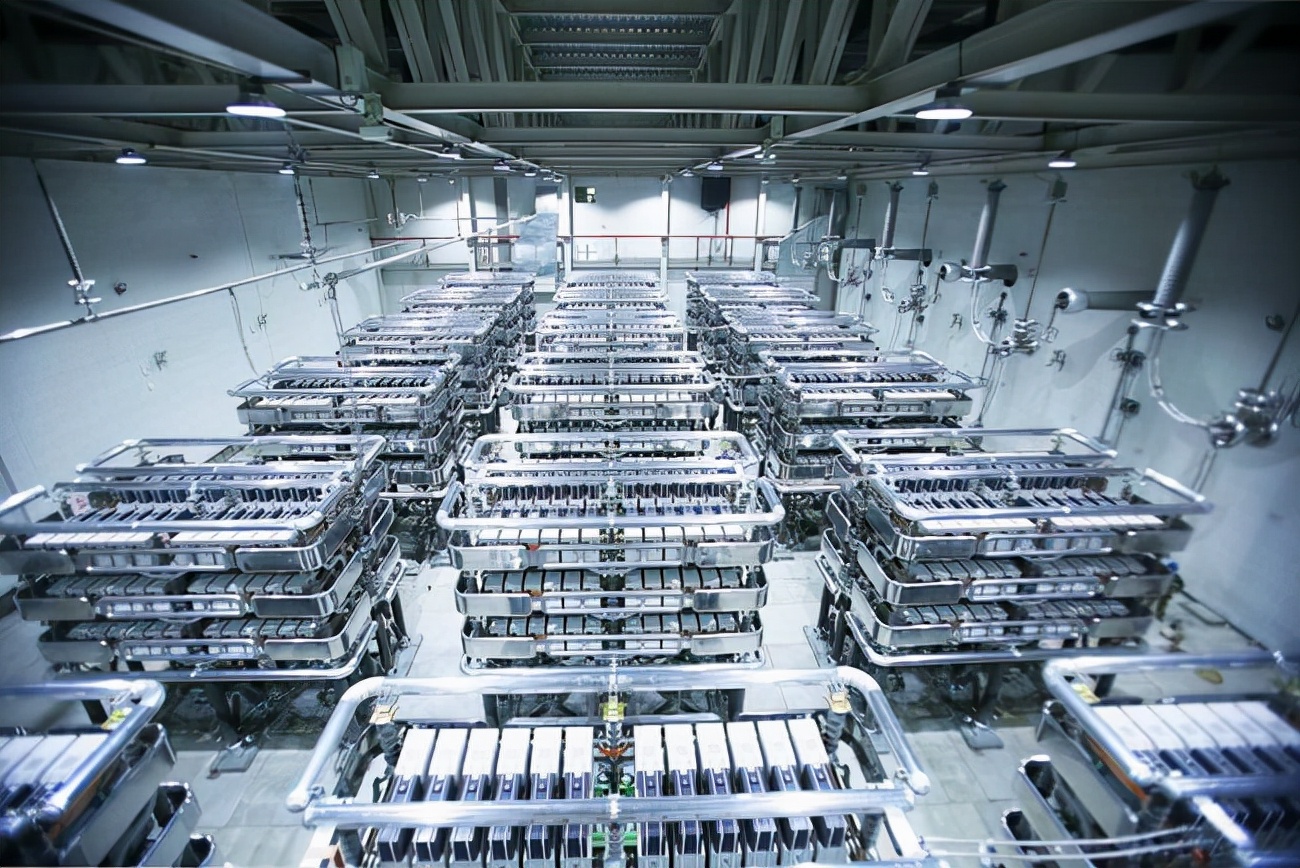 37层楼高的海上巨无霸,40万吨巨型海上巨无霸