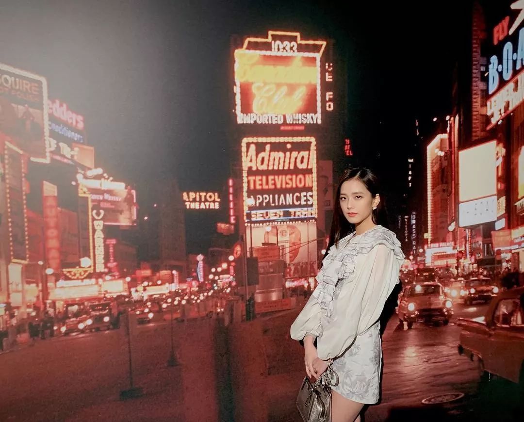 blackpink四人从黑暗中走出来,blackpink被黑得最惨的一年