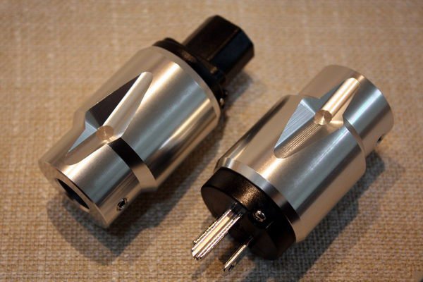 音响初烧也要有HIEND精神，马兰士宝华银线脚垫扩散板统统拿来用