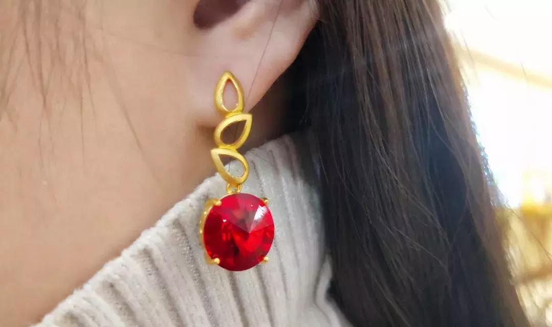 本命年珠宝首饰,女士本命年红袜子保暖内衣